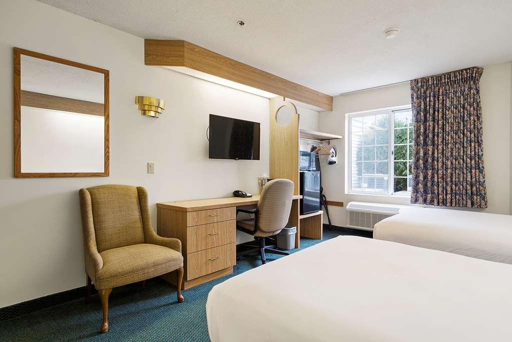 Charlevoix Inn & Suites Surestay Collection By Best Western Quarto foto