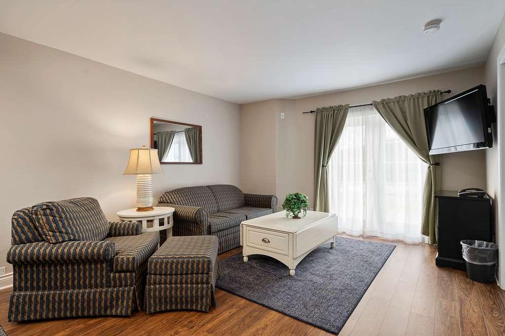 Charlevoix Inn & Suites Surestay Collection By Best Western Quarto foto
