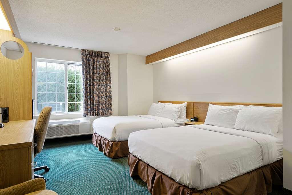 Charlevoix Inn & Suites Surestay Collection By Best Western Quarto foto