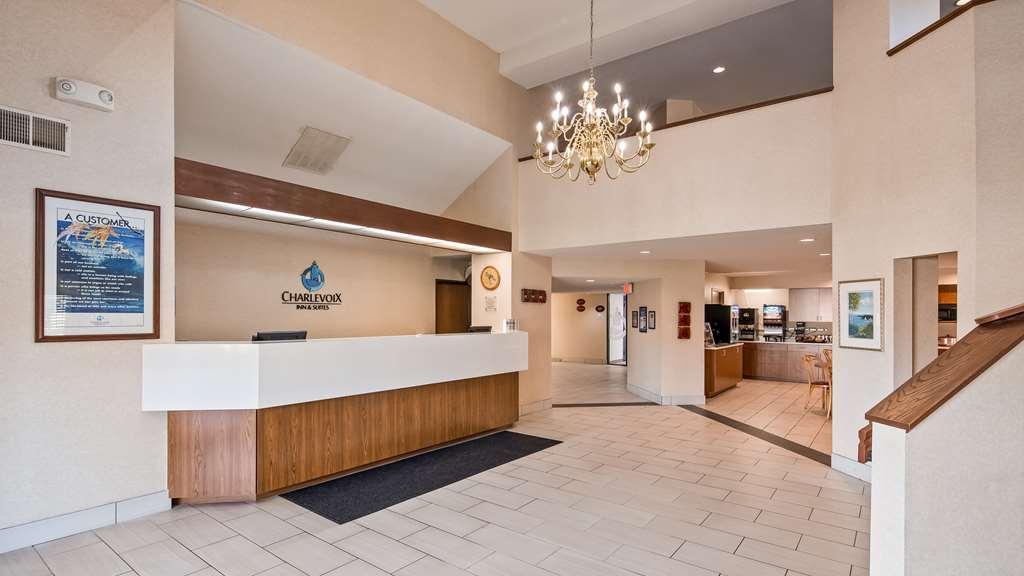 Charlevoix Inn & Suites Surestay Collection By Best Western Interior foto